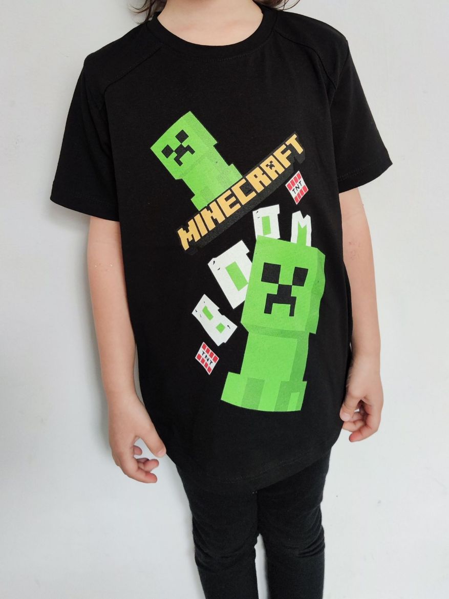 Fekete póló minecraft mintával