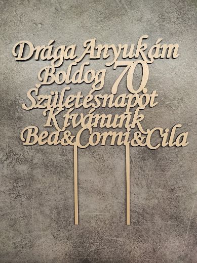 Egyedi tortafelirat számmal, névvel